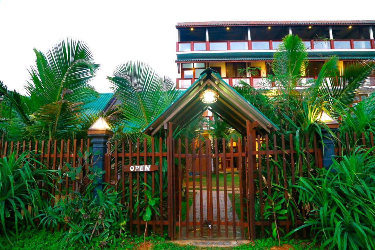 Hi Win Hotel Chilaw Exterior foto