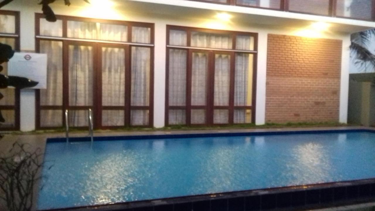 Hi Win Hotel Chilaw Exterior foto